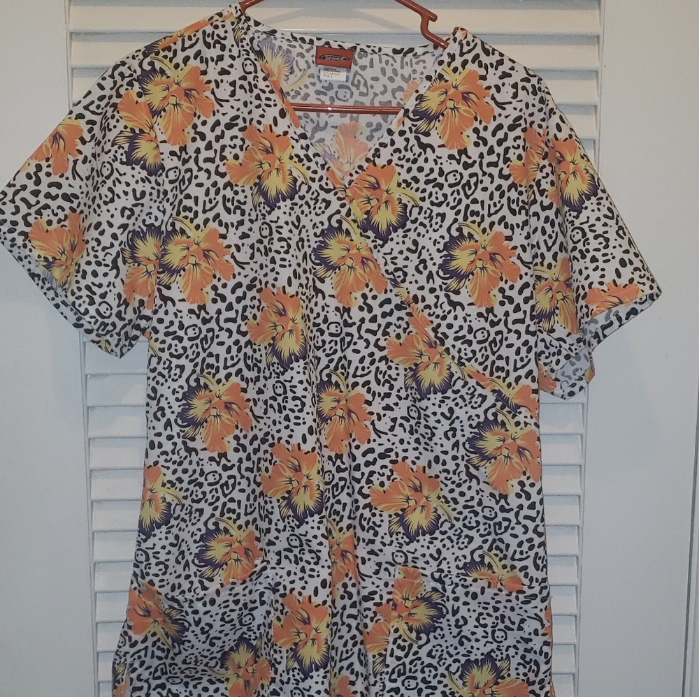 Scrub top